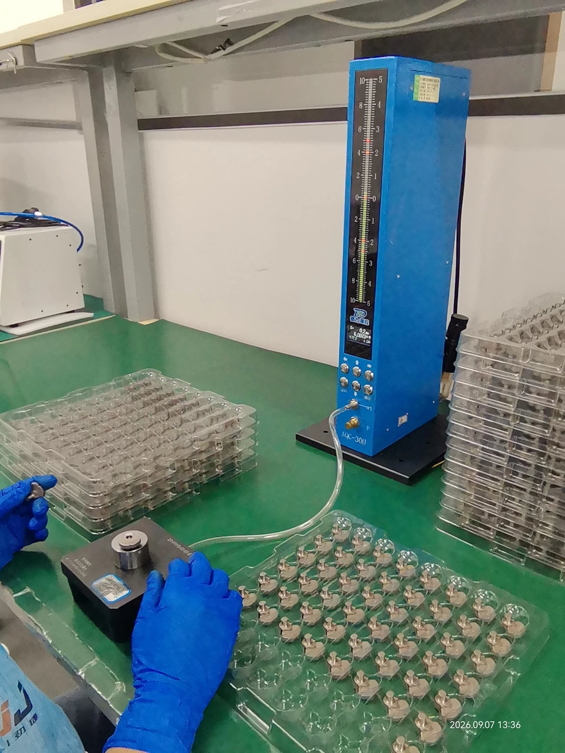 Pneumatic dimensional measurement